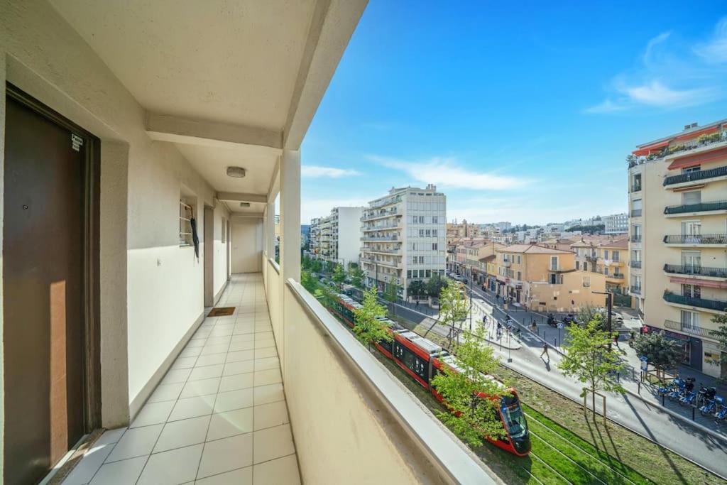 La Prom - A Two Bedroom Apartment With A Sea View Nice Bagian luar foto
