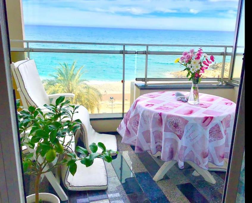 La Prom - A Two Bedroom Apartment With A Sea View Nice Bagian luar foto